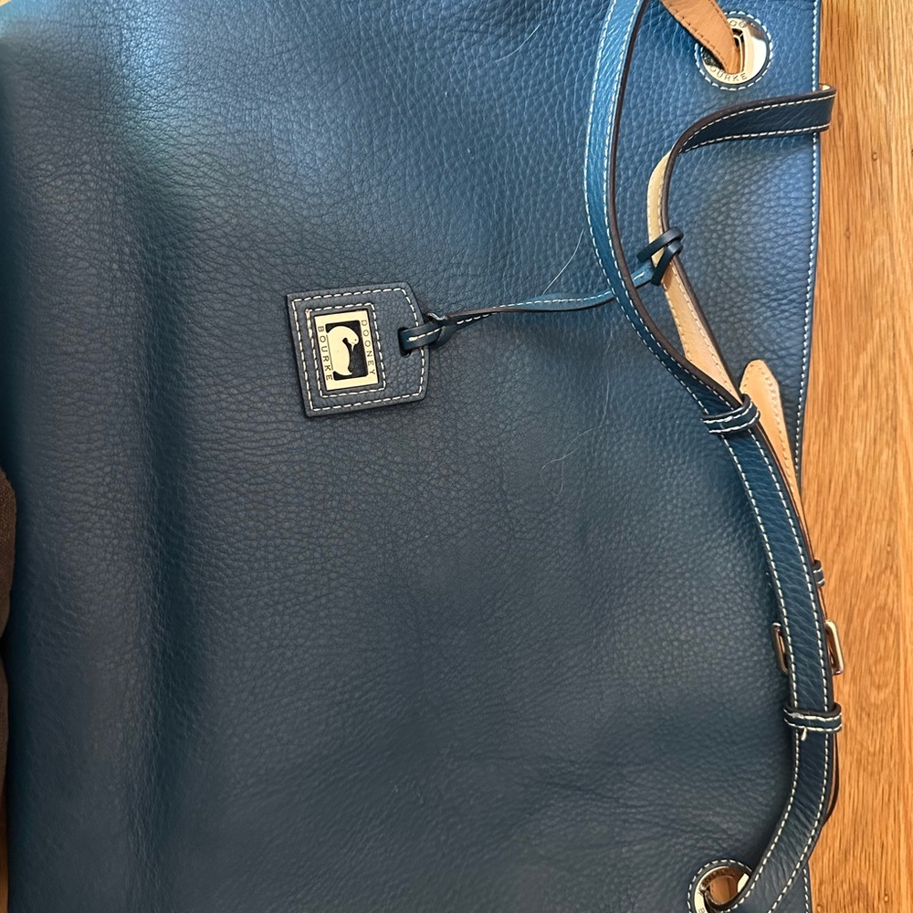 Dooney & Bourke Green/Navy Leather Shoulder Bag. USED